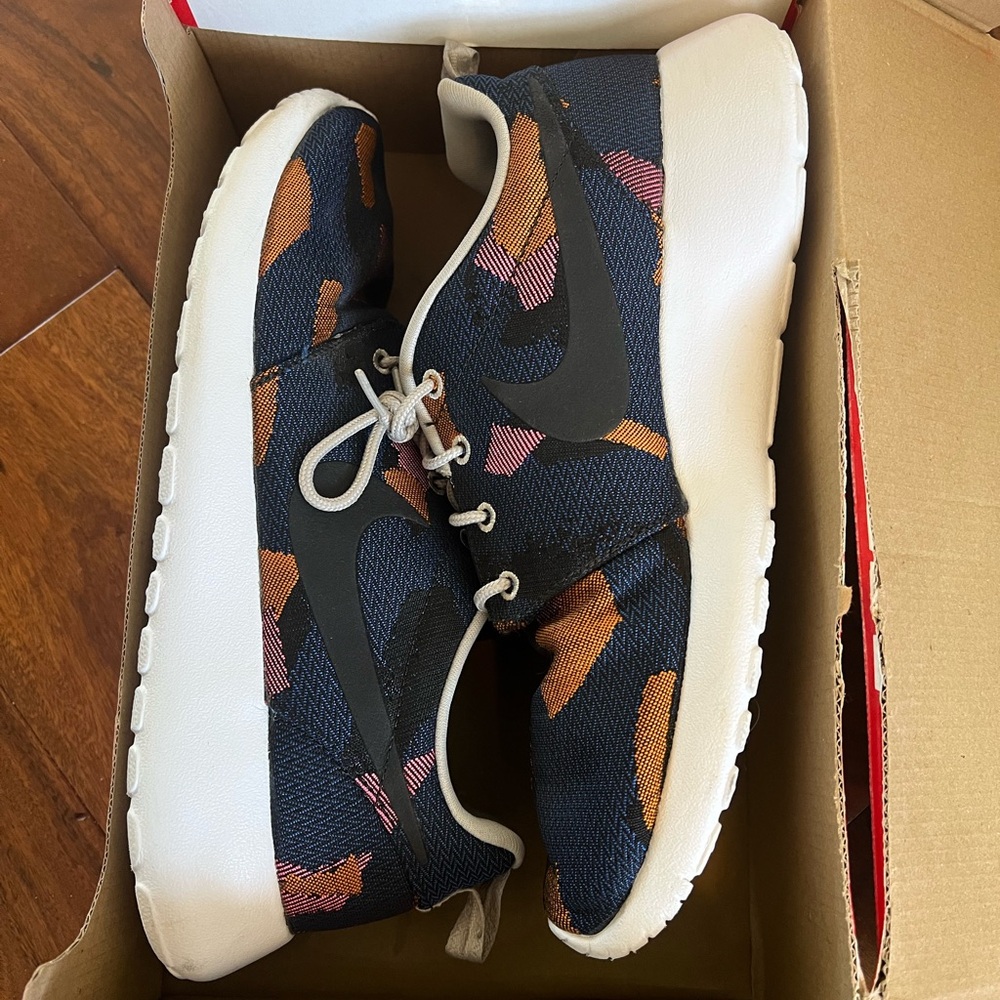 (Rare) WMNS Nike Roshe One JRCD Print